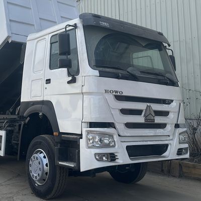 Dobra cena. Sinotruck używany Howo Dump Truck 6x4 Euro 2 Specyfikacja 5600X2300X1500mm Tanker paliwowy 300L Maksymalna pojemność 30 ton w Internecie